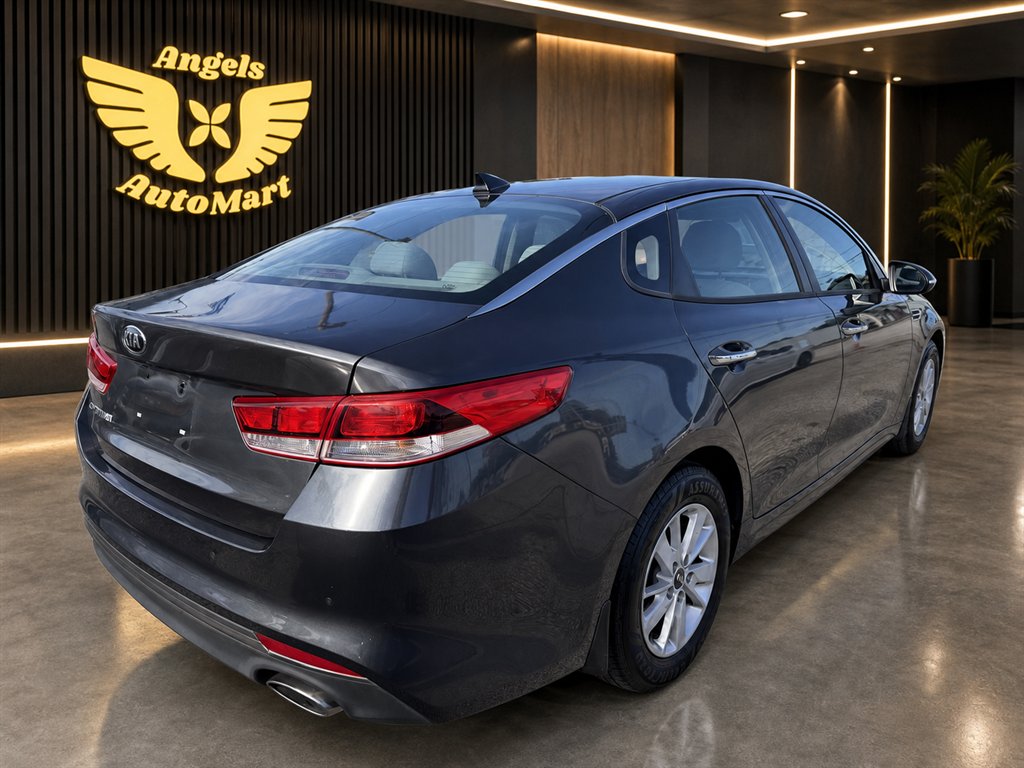 2017 Kia Optima LX - Photo 7