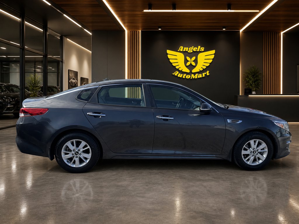 2017 Kia Optima LX - Photo 8